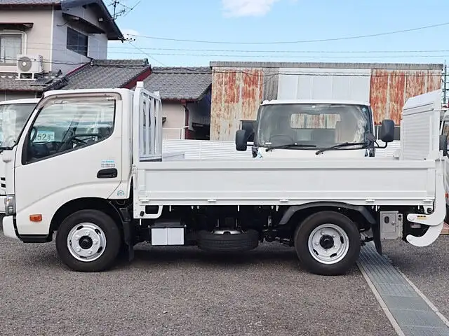 日野 デュトロ 小型 平ボディ パワーゲート TKG-XZC605Mの中古トラック画像6