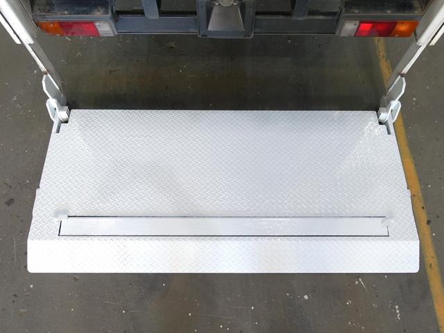 三菱 キャンター 小型 アルミバン パワーゲート 床鉄板の中古トラック画像7