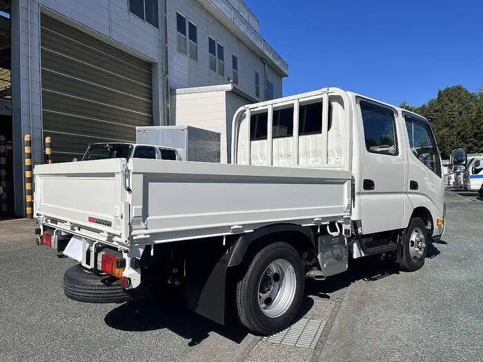 日野 デュトロ 小型 平ボディ Wキャブ 2RG-XZU605Mの中古トラック画像4