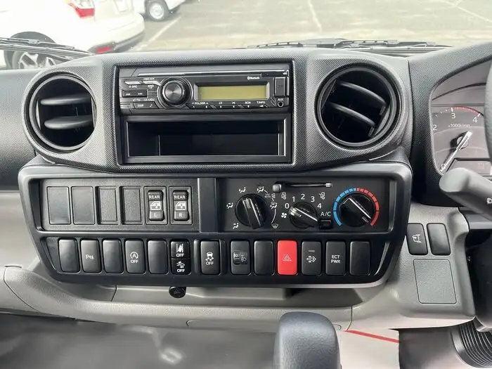 日野 デュトロ 小型 平ボディ Wキャブ 2RG-XZU605Mの中古トラック画像8