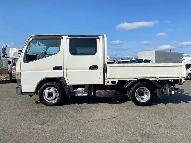 三菱 キャンター 小型 平ボディ Wキャブ 床鉄板の中古トラック画像6