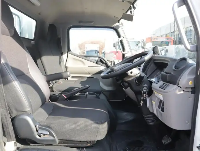 日産 アトラス 小型 平ボディ 床鉄板 2RG-FEB5Yの中古トラック画像8
