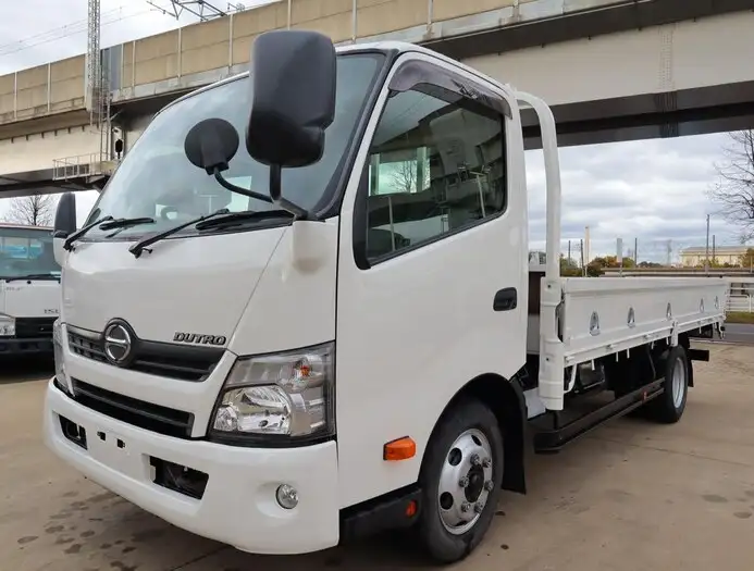 日野 デュトロ 小型 平ボディ 床鉄板 TKG-XZU710Mの中古トラック画像1