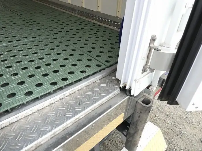 三菱 キャンター 小型 冷凍冷蔵 低温 スタンバイの中古トラック画像10