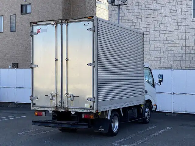 トヨタ ダイナ 小型 アルミバン サイドドア BDG-XZU308の中古トラック画像3