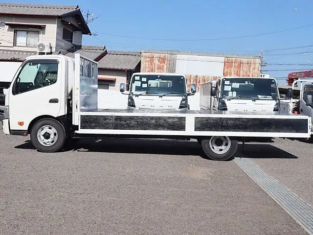 日野 デュトロ 小型 平ボディ 床鉄板 2KG-XZU720Mの中古トラック画像8