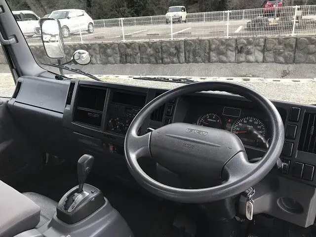 いすゞ エルフ 小型 平ボディ TKG-NNR85AR H26の中古トラック画像9