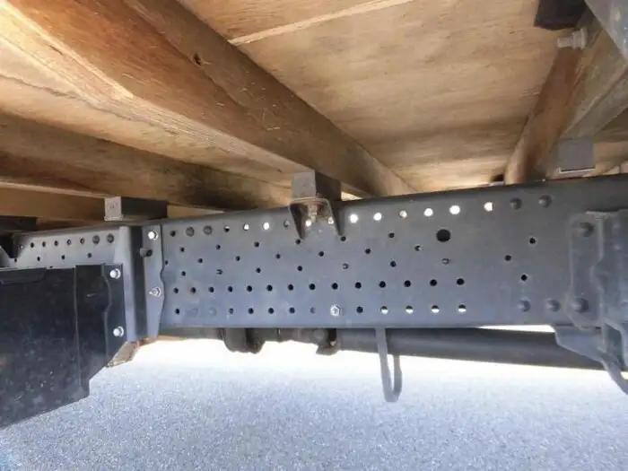 いすゞ エルフ 小型 平ボディ 床鉄板 アルミブロックの中古トラック画像18