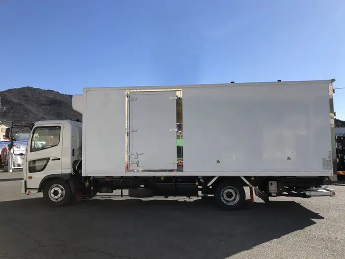 日野 レンジャー 中型/増トン 冷凍冷蔵 低温 パワーゲートの中古トラック画像3