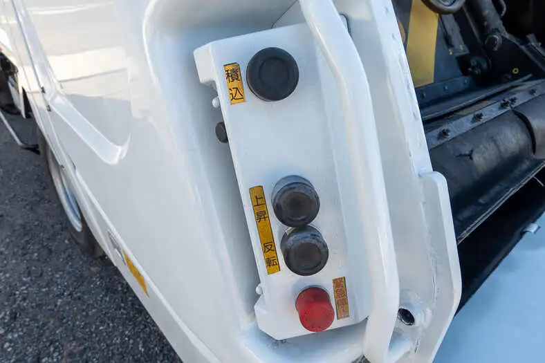 いすゞ エルフ 小型 パッカー車 プレス式 BKG-NKR85ANの中古トラック画像10