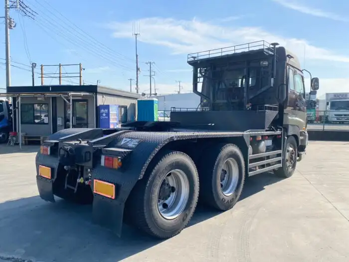 いすゞ ギガ 大型 トラクター ハイルーフ 2デフの中古トラック画像3