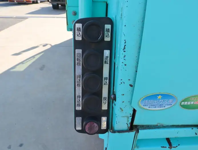 いすゞ エルフ 小型 パッカー車 巻き込み式 回転ダンプ式の中古トラック画像4