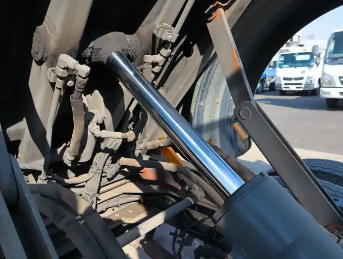 いすゞ エルフ 小型 パッカー車 巻き込み式 回転ダンプ式の中古トラック画像10