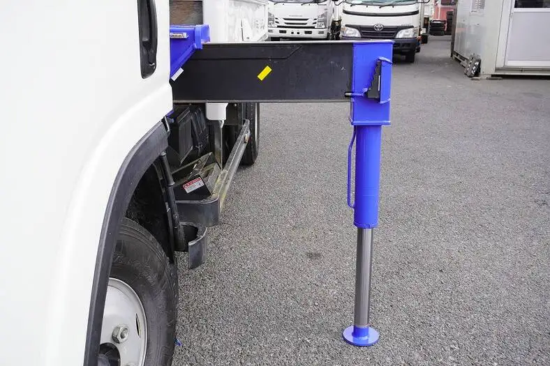 いすゞ エルフ 小型 クレーン付 4段 ラジコンの中古トラック画像9