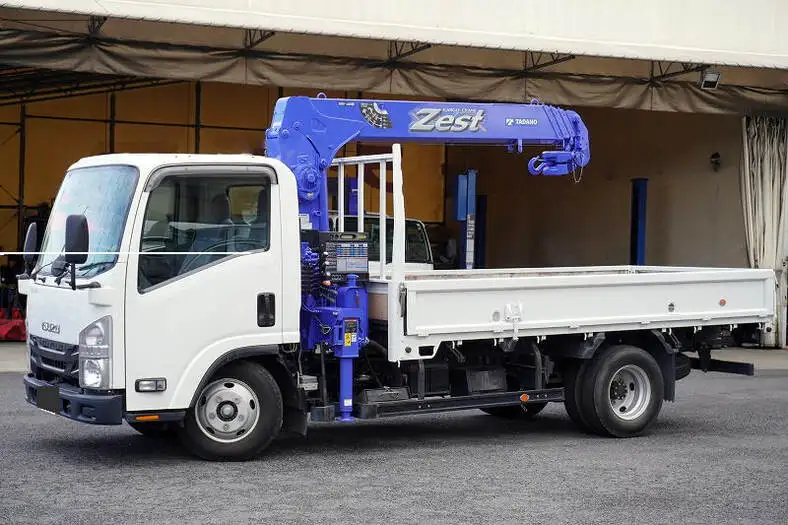 いすゞ エルフ 小型 クレーン付 4段 ラジコンの中古トラック画像1