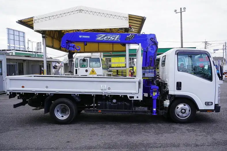 いすゞ エルフ 小型 クレーン付 4段 ラジコンの中古トラック画像2