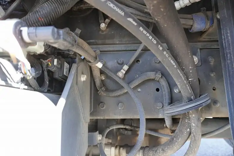 三菱 キャンター 小型 高所・建柱車 高所作業車 電工仕様の中古トラック画像18