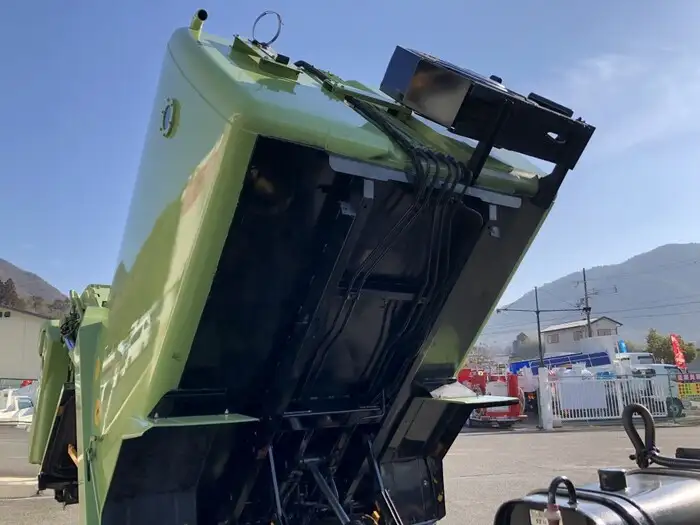 いすゞ エルフ 小型 パッカー車 巻き込み式 回転ダンプ式の中古トラック画像12