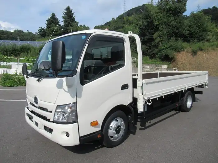 日野 デュトロ 小型 平ボディ 2RG-XZU712M R5の中古トラック画像1