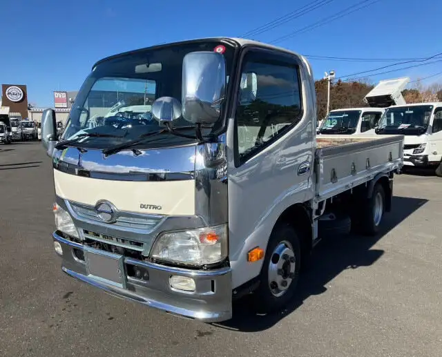 日野 デュトロ 小型 平ボディ SKG-XZC605M H23の中古トラック画像1