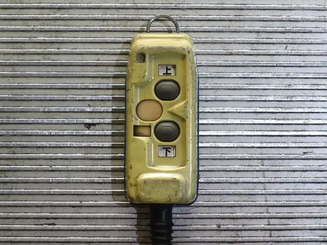 いすゞ エルフ 小型 アルミバン パワーゲート 床鉄板の中古トラック画像9