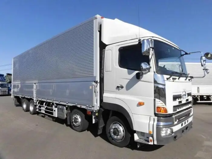 日野 プロフィア 大型 ウイング エアサス ベッドの中古トラック画像2