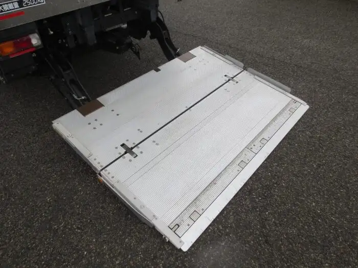 いすゞ エルフ 小型 冷凍冷蔵 低温 パワーゲートの中古トラック画像11