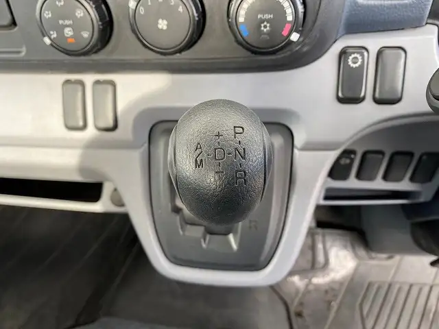 日産 アトラス 小型 平ボディ パワーゲート 床鉄板の中古トラック画像16
