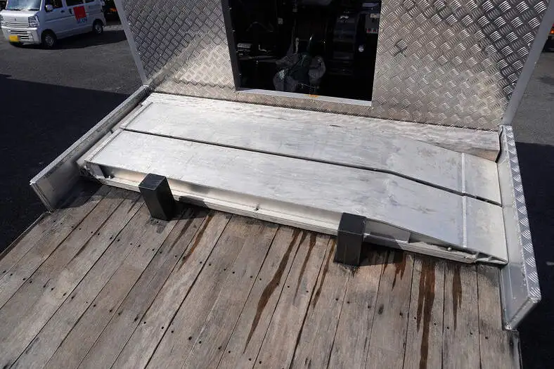 いすゞ フォワード 中型/増トン 車両重機運搬 ラジコン ウインチの中古トラック画像7