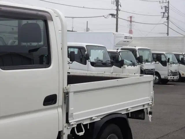 日野 デュトロ 小型 平ボディ Wキャブ 2RG-XZU605Mの中古トラック画像12