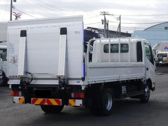 日野 デュトロ 小型 平ボディ パワーゲート 2RG-XZU712Mの中古トラック画像3