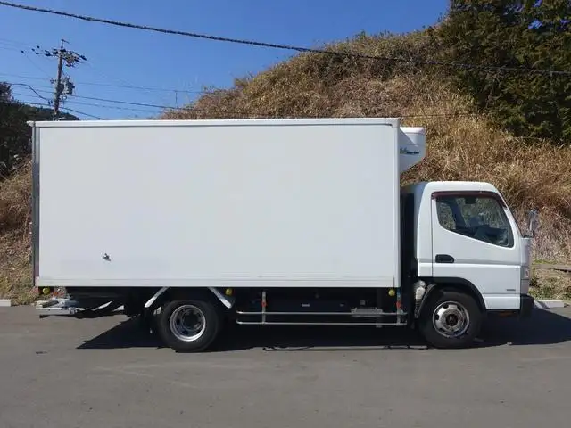 三菱 キャンター 小型 冷凍冷蔵 低温 パワーゲートの中古トラック画像2