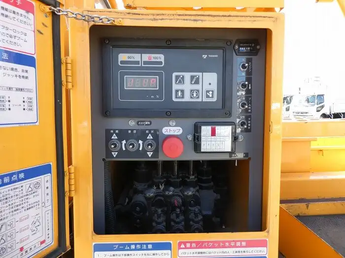 いすゞ エルフ 小型 高所・建柱車 高所作業車 BDG-NKR85Nの中古トラック画像10