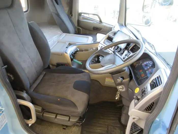 日産UD クオン 大型 トラクター ハイルーフ 1デフの中古トラック画像8