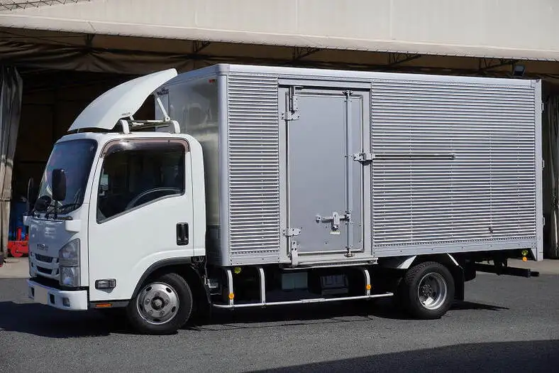 いすゞ エルフ 小型 アルミバン サイドドア TPG-NMR85ANの中古トラック画像1