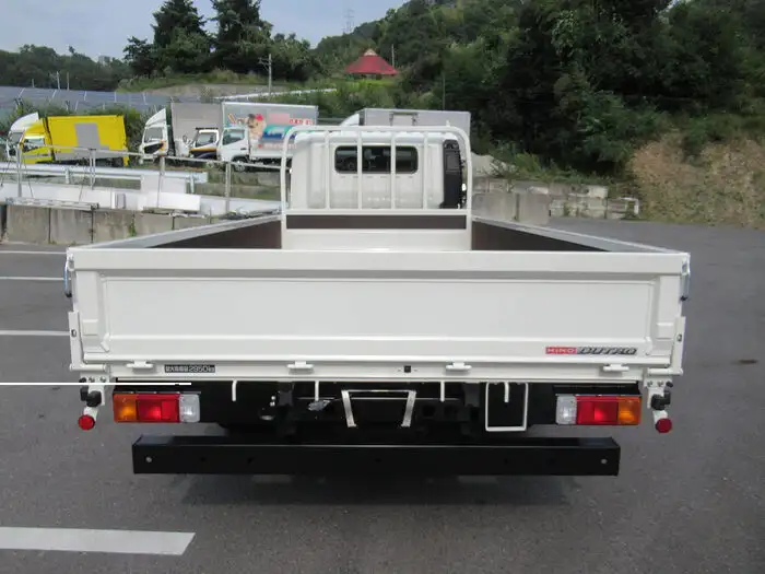 日野 デュトロ 小型 平ボディ 2RG-XZU712M R5の中古トラック画像4