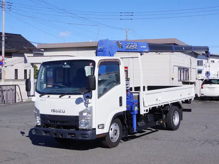 いすゞ エルフ 小型 クレーン付 4段 ラジコンの中古トラック画像1
