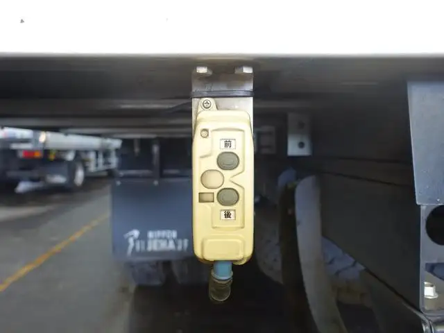 日野 デュトロ 小型 アルミバン サイドドア 3枚観音の中古トラック画像10