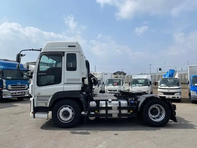 いすゞ ギガ 大型 トラクター ハイルーフ 1デフの中古トラック画像5