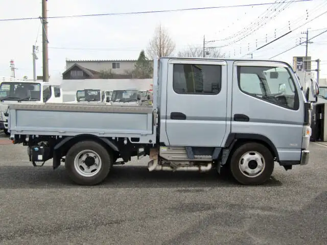 三菱 キャンター 小型 平ボディ Wキャブ 床鉄板の中古トラック画像3