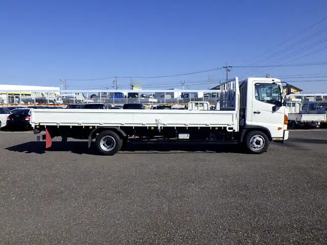 日野 レンジャー 中型/増トン 平ボディ TKG-FC9JKAP H28の中古トラック画像3