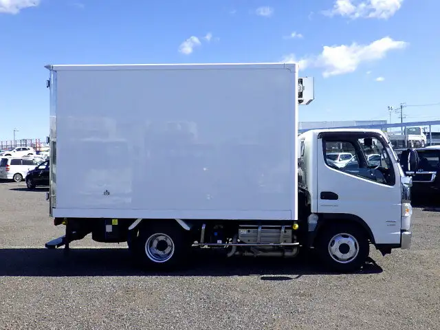 三菱 キャンター 小型 冷凍冷蔵 中温 スタンバイの中古トラック画像3