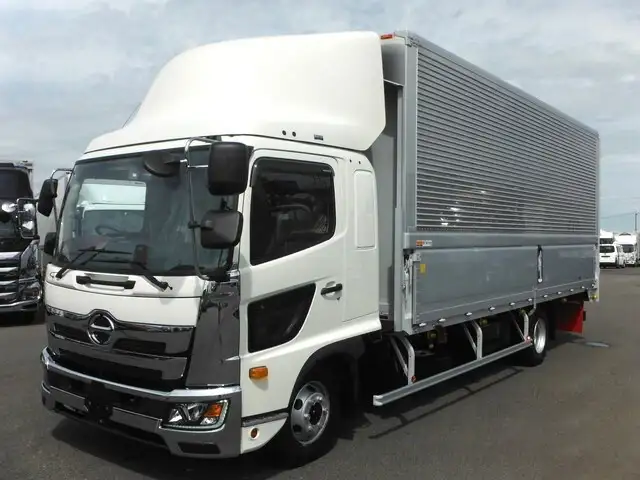 日野 レンジャー 中型/増トン ウイング エアサス ベッドの中古トラック画像1