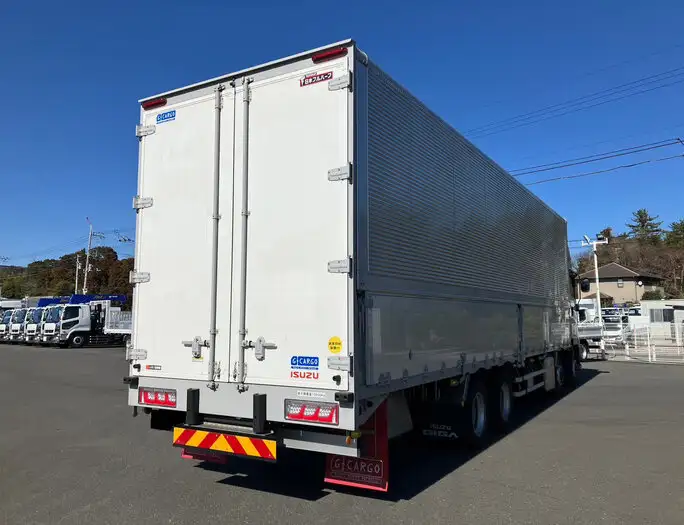 いすゞ ギガ 大型 ウイング ハイルーフ エアサスの中古トラック画像2