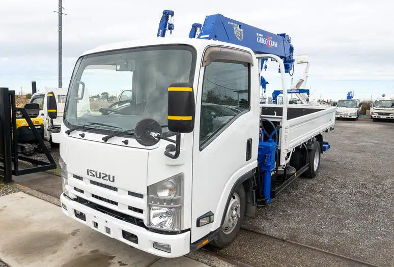 いすゞ エルフ 小型 クレーン付 6段 ラジコンの中古トラック画像1