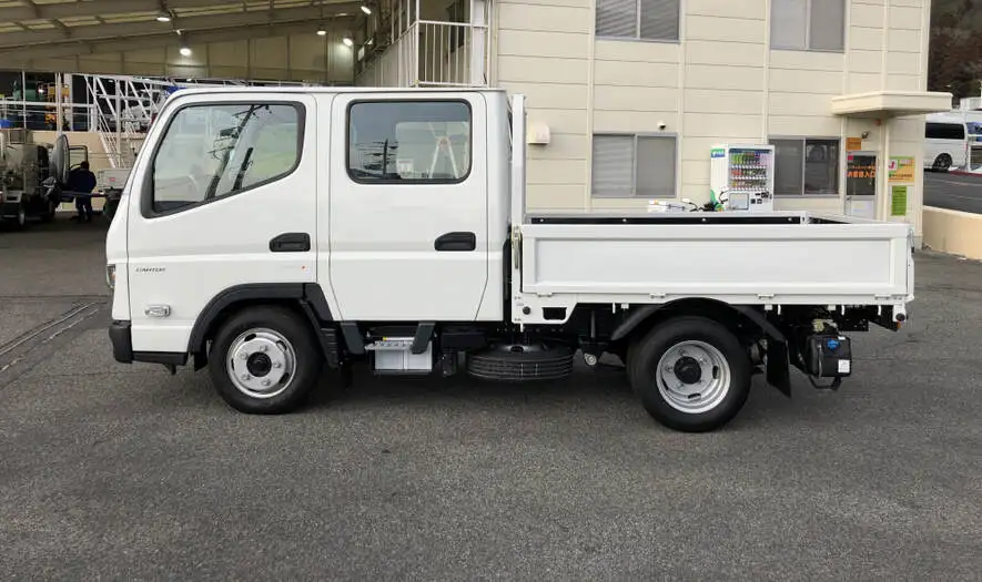 三菱 キャンター 小型 平ボディ Wキャブ 2RG-FBA20の中古トラック画像4