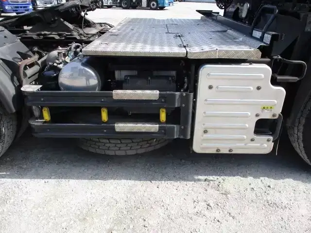 いすゞ ギガ 大型 トラクター ハイルーフ 1デフの中古トラック画像14