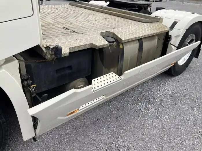 ボルボ トラック 大型 トラクター 1デフ ベッドの中古トラック画像16