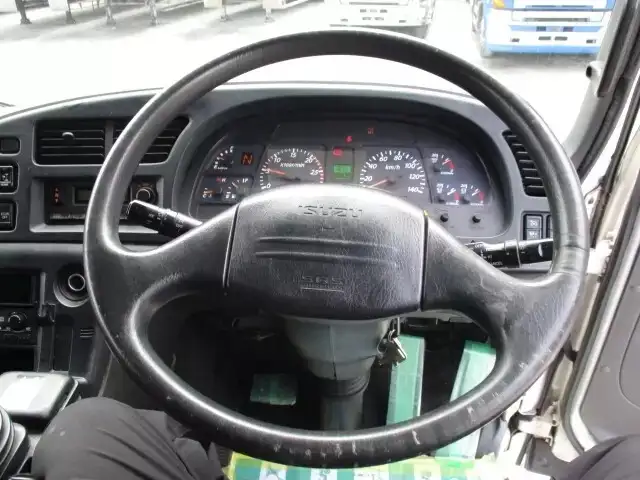 いすゞ ギガ 大型 トラクター ハイルーフ 1デフの中古トラック画像7