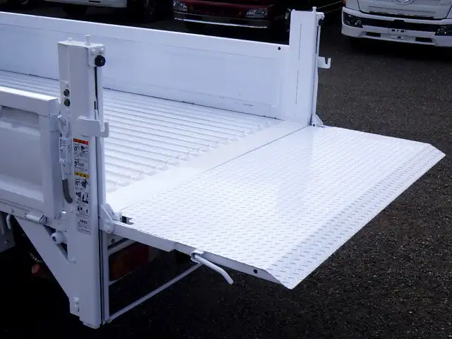 マツダ ボンゴ 小型 平ボディ パワーゲート 床鉄板の中古トラック画像5